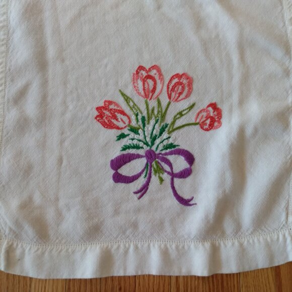 Vintage Embroidered Table Runner Doily Flower Bouquet 14"x30" Rectangular - Picture 5 of 15